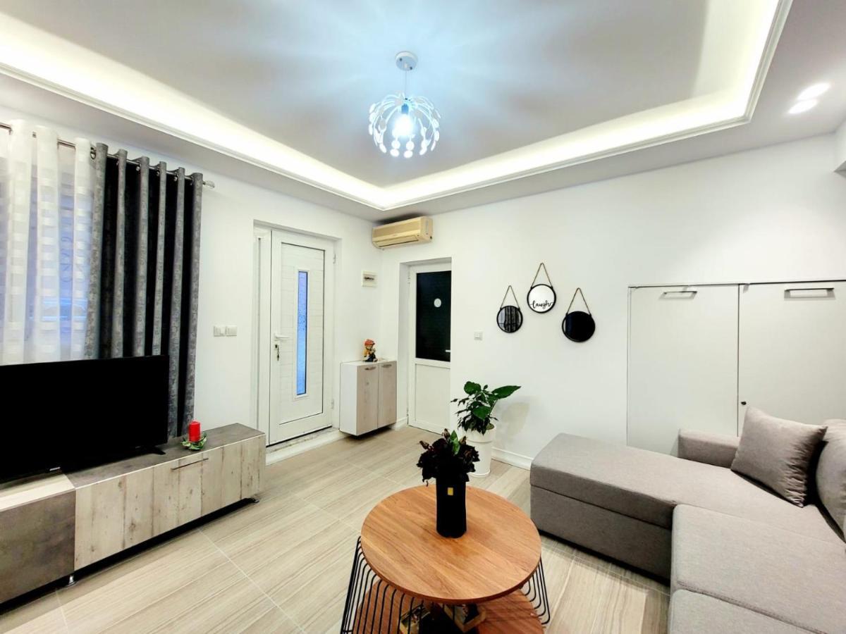 Anis Apartments Sarandë Exterior foto